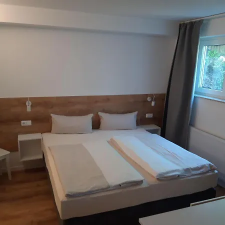 Weinert Garni 3* Neubrandenburg